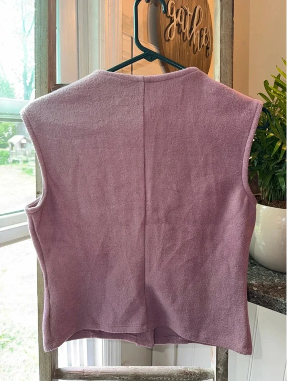 Sleeveless vest - Picture 3 of 3